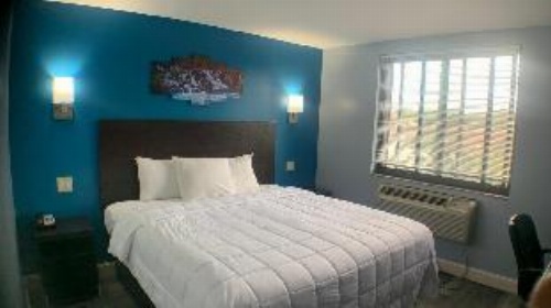 EAST NEW YORK INN image 5